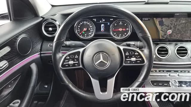 2019 Mercedes-Benz E-Class W213 E220d Avantgarde Sold VIN WDDZF0EBXKA527045 – exterior detail 2019 Mercedes-Benz E-Class W213 E220d Avantgarde Sold VIN WDDZF0EBXKA527045 – exterior detail
