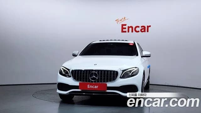 2019 Mercedes-Benz E-Class W213 E220d Avantgarde Sold VIN WDDZF0EBXKA527045 – undercarriage 2019 Mercedes-Benz E-Class W213 E220d Avantgarde Sold VIN WDDZF0EBXKA527045 – undercarriage