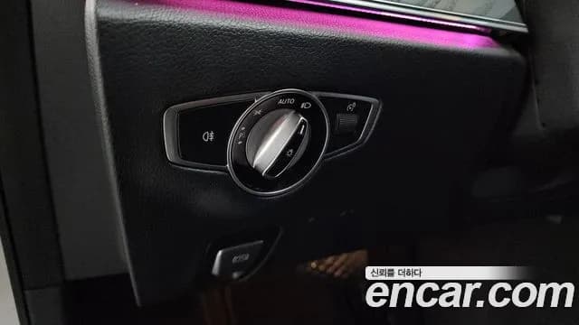 2019 Mercedes-Benz E-Class W213 E220d Avantgarde Sold VIN WDDZF0EBXKA527045 – photo 19 2019 Mercedes-Benz E-Class W213 E220d Avantgarde Sold VIN WDDZF0EBXKA527045 – photo 19
