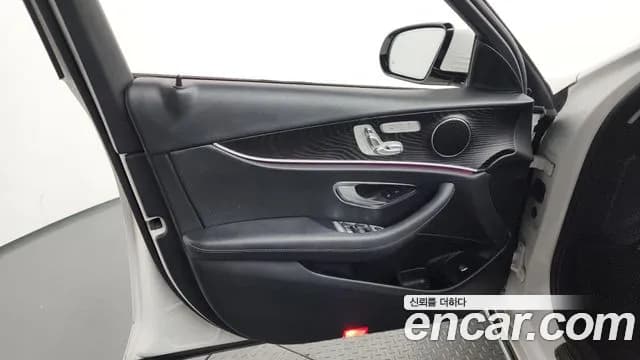 2019 Mercedes-Benz E-Class W213 E220d Avantgarde Sold VIN WDDZF0EBXKA527045 – photo 24 2019 Mercedes-Benz E-Class W213 E220d Avantgarde Sold VIN WDDZF0EBXKA527045 – photo 24