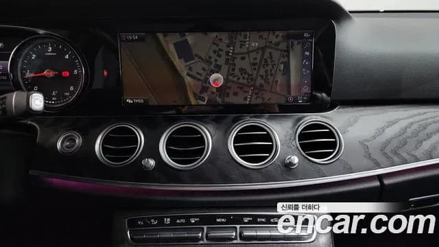 2019 Mercedes-Benz E-Class W213 E220d Avantgarde Sold VIN WDDZF0EBXKA527045 – photo 27 2019 Mercedes-Benz E-Class W213 E220d Avantgarde Sold VIN WDDZF0EBXKA527045 – photo 27
