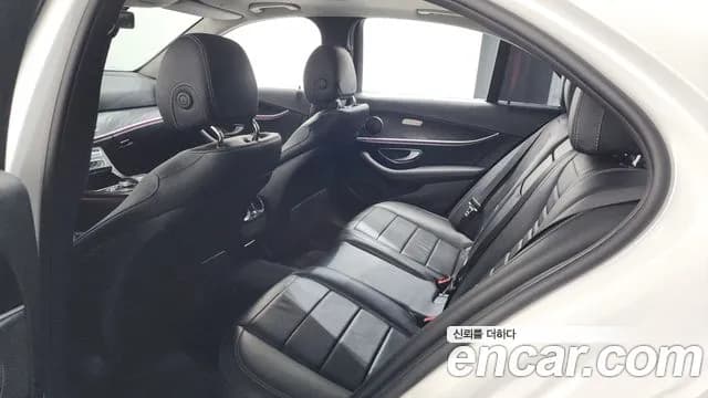 2019 Mercedes-Benz E-Class W213 E220d Avantgarde Sold VIN WDDZF0EBXKA527045 – photo 30 2019 Mercedes-Benz E-Class W213 E220d Avantgarde Sold VIN WDDZF0EBXKA527045 – photo 30