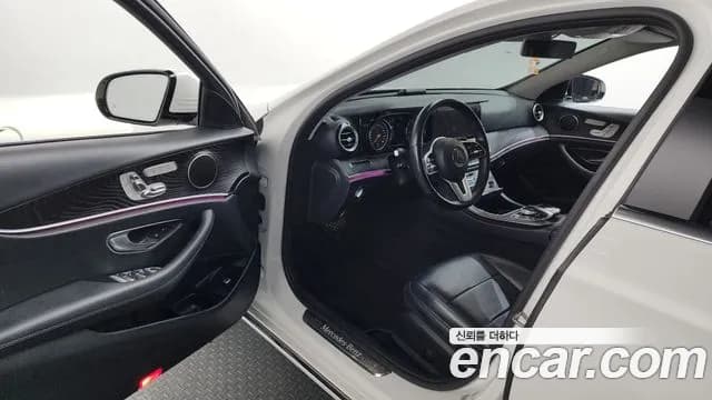 2019 Mercedes-Benz E-Class W213 E220d Avantgarde Sold VIN WDDZF0EBXKA527045 – photo 33 2019 Mercedes-Benz E-Class W213 E220d Avantgarde Sold VIN WDDZF0EBXKA527045 – photo 33