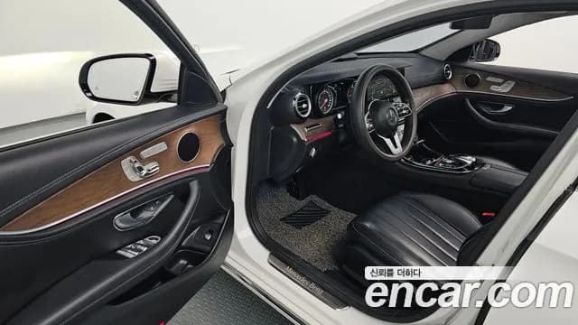 2019 Mercedes-Benz E-Class W213 E220d 4MATIC Exclusive Sold VIN WDDZF0FB1KA521486 – exterior detail 2019 Mercedes-Benz E-Class W213 E220d 4MATIC Exclusive Sold VIN WDDZF0FB1KA521486 – exterior detail