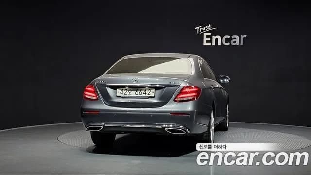 2019 Mercedes-Benz E-Class W213 E220d 4MATIC Exclusive Sold VIN WDDZF0FB1KA534111 – exterior detail 2019 Mercedes-Benz E-Class W213 E220d 4MATIC Exclusive Sold VIN WDDZF0FB1KA534111 – exterior detail