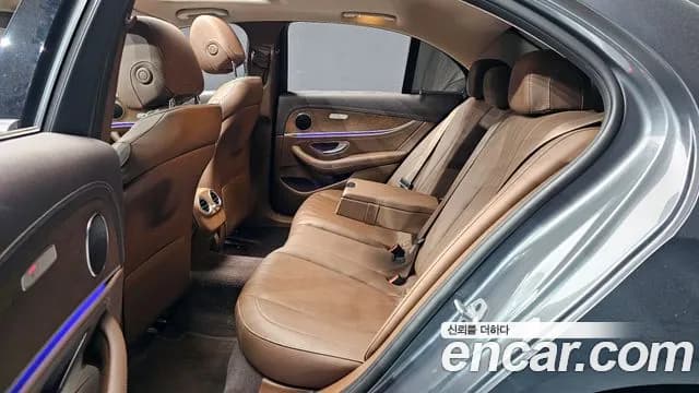 2019 Mercedes-Benz E-Class W213 E220d 4MATIC Exclusive Sold VIN WDDZF0FB1KA534111 – trunk area 2019 Mercedes-Benz E-Class W213 E220d 4MATIC Exclusive Sold VIN WDDZF0FB1KA534111 – trunk area