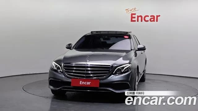 2019 Mercedes-Benz E-Class W213 E220d 4MATIC Exclusive Sold VIN WDDZF0FB2KA544629 – rear exterior 2019 Mercedes-Benz E-Class W213 E220d 4MATIC Exclusive Sold VIN WDDZF0FB2KA544629 – rear exterior