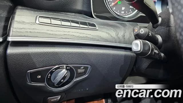 2017 Mercedes-Benz E-Class W213 E220d 4MATIC Avantgarde Sold VIN WDDZF0FB3HA264825 – dashboard 2017 Mercedes-Benz E-Class W213 E220d 4MATIC Avantgarde Sold VIN WDDZF0FB3HA264825 – dashboard