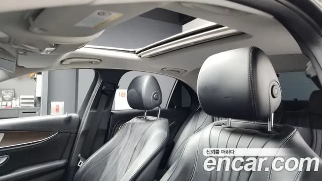 2017 Mercedes-Benz E-Class W213 E220d 4MATIC Exclusive Sold VIN WDDZF0FB4HA282086 – rear exterior 2017 Mercedes-Benz E-Class W213 E220d 4MATIC Exclusive Sold VIN WDDZF0FB4HA282086 – rear exterior
