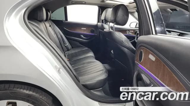 2017 Mercedes-Benz E-Class W213 E220d 4MATIC Exclusive Sold VIN WDDZF0FB4HA282086 – interior seats 2017 Mercedes-Benz E-Class W213 E220d 4MATIC Exclusive Sold VIN WDDZF0FB4HA282086 – interior seats