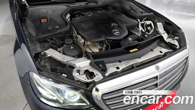 2017 Mercedes-Benz E-Class W213 E220d 4MATIC Exclusive Sold VIN WDDZF0FB5HA292304 – engine bay 2017 Mercedes-Benz E-Class W213 E220d 4MATIC Exclusive Sold VIN WDDZF0FB5HA292304 – engine bay