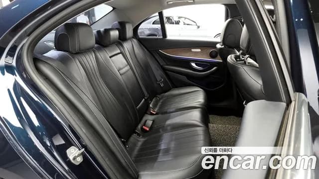 2017 Mercedes-Benz E-Class W213 E220d 4MATIC Exclusive Sold VIN WDDZF0FB5HA292304 – exterior detail 2017 Mercedes-Benz E-Class W213 E220d 4MATIC Exclusive Sold VIN WDDZF0FB5HA292304 – exterior detail