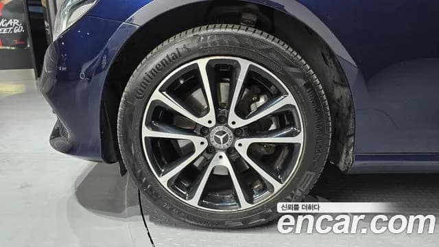 2018 Mercedes-Benz E-Class W213 E220d 4MATIC Avantgarde Sold VIN WDDZF0FB5JA476986 – undercarriage 2018 Mercedes-Benz E-Class W213 E220d 4MATIC Avantgarde Sold VIN WDDZF0FB5JA476986 – undercarriage
