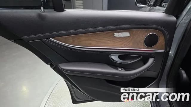 2018 Mercedes-Benz E-Class W213 E220d 4MATIC Exclusive Sold VIN WDDZF0FB6JA447609 – trunk area 2018 Mercedes-Benz E-Class W213 E220d 4MATIC Exclusive Sold VIN WDDZF0FB6JA447609 – trunk area