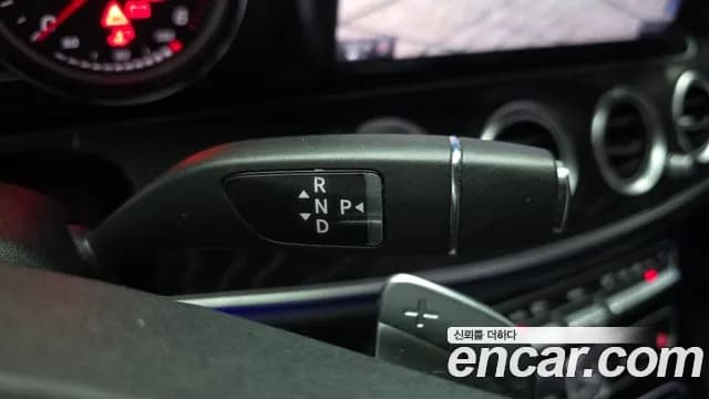 2017 Mercedes-Benz E-Class W213 E220d 4MATIC Avantgarde Sold VIN WDDZF0FB7HA251768 – photo 13 2017 Mercedes-Benz E-Class W213 E220d 4MATIC Avantgarde Sold VIN WDDZF0FB7HA251768 – photo 13