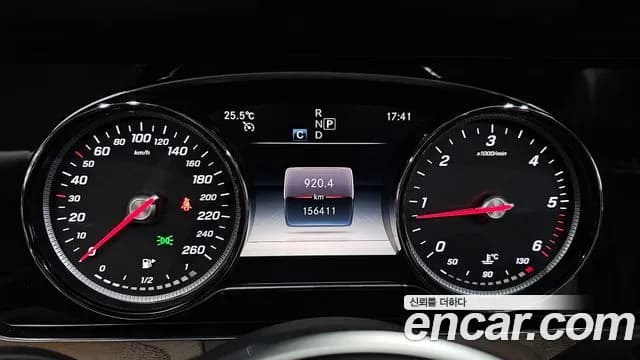 2019 Mercedes-Benz E-Class W213 E220d 4MATIC Exclusive Sold VIN WDDZF0FB7KA556212 – rear exterior 2019 Mercedes-Benz E-Class W213 E220d 4MATIC Exclusive Sold VIN WDDZF0FB7KA556212 – rear exterior