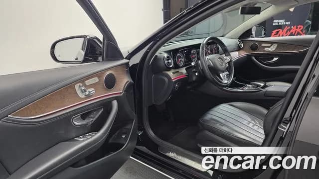 2017 Mercedes-Benz E-Class W213 E220d 4MATIC Exclusive Sold VIN WDDZF0FB8HA219203 – photo 12 2017 Mercedes-Benz E-Class W213 E220d 4MATIC Exclusive Sold VIN WDDZF0FB8HA219203 – photo 12