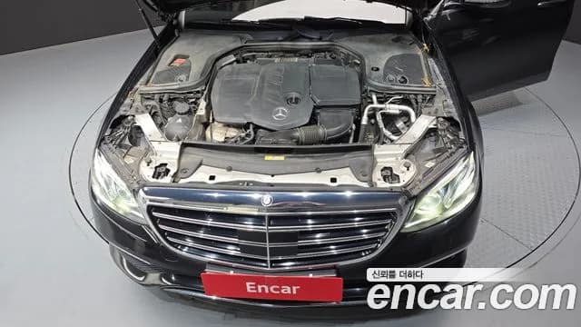 2017 Mercedes-Benz E-Class W213 E220d 4MATIC Exclusive Sold VIN WDDZF0FB9HA222305 – trunk area 2017 Mercedes-Benz E-Class W213 E220d 4MATIC Exclusive Sold VIN WDDZF0FB9HA222305 – trunk area
