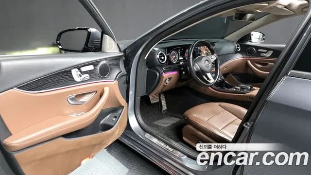 2017 Mercedes-Benz E-Class W213 E220d 4MATIC Avantgarde Sold VIN WDDZF0FBXHA222605 – rear exterior 2017 Mercedes-Benz E-Class W213 E220d 4MATIC Avantgarde Sold VIN WDDZF0FBXHA222605 – rear exterior