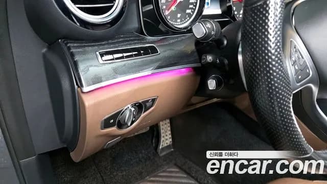 2017 Mercedes-Benz E-Class W213 E220d 4MATIC Avantgarde Sold VIN WDDZF0FBXHA222605 – undercarriage 2017 Mercedes-Benz E-Class W213 E220d 4MATIC Avantgarde Sold VIN WDDZF0FBXHA222605 – undercarriage