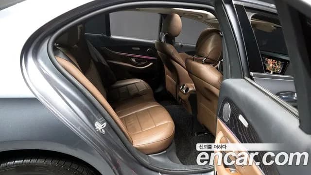 2017 Mercedes-Benz E-Class W213 E220d 4MATIC Avantgarde Sold VIN WDDZF0FBXHA222605 – photo 13 2017 Mercedes-Benz E-Class W213 E220d 4MATIC Avantgarde Sold VIN WDDZF0FBXHA222605 – photo 13