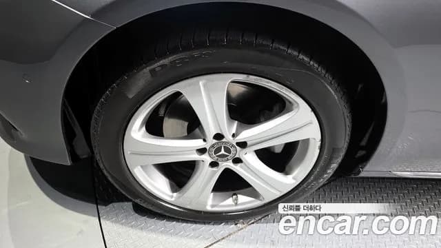 2017 Mercedes-Benz E-Class W213 E220d 4MATIC Avantgarde Sold VIN WDDZF0FBXHA222605 – photo 17 2017 Mercedes-Benz E-Class W213 E220d 4MATIC Avantgarde Sold VIN WDDZF0FBXHA222605 – photo 17