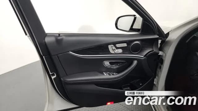 2018 Mercedes-Benz E-Class W213 E220d 4MATIC Avantgarde Sold VIN WDDZF0FBXJA474845 – photo 30 2018 Mercedes-Benz E-Class W213 E220d 4MATIC Avantgarde Sold VIN WDDZF0FBXJA474845 – photo 30