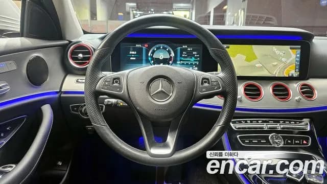 2017 Mercedes-Benz E-Class W213 E350d Sold VIN WDDZF3DB3HA193811 – photo 16 2017 Mercedes-Benz E-Class W213 E350d Sold VIN WDDZF3DB3HA193811 – photo 16