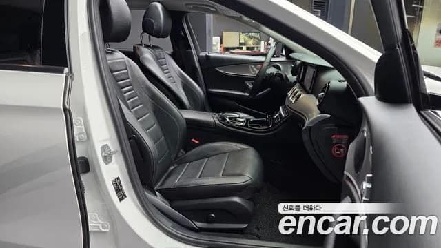 2018 Mercedes-Benz E-Class W213 E200 Avantgarde Sold VIN WDDZF4CB0JA421485 – rear exterior 2018 Mercedes-Benz E-Class W213 E200 Avantgarde Sold VIN WDDZF4CB0JA421485 – rear exterior
