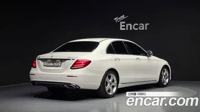 2018 Mercedes-Benz E-Class W213 E200 Avantgarde Sold VIN WDDZF4CB0JA421485 – engine bay 2018 Mercedes-Benz E-Class W213 E200 Avantgarde Sold VIN WDDZF4CB0JA421485 – engine bay