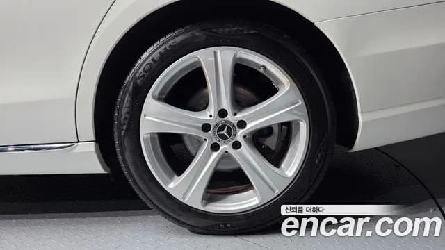 2018 Mercedes-Benz E-Class W213 E200 Avantgarde Sold VIN WDDZF4CB0JA421485 – photo 19 2018 Mercedes-Benz E-Class W213 E200 Avantgarde Sold VIN WDDZF4CB0JA421485 – photo 19