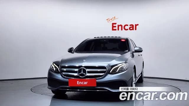 2018 Mercedes-Benz E-Class W213 E200 Avantgarde Sold VIN WDDZF4CB2JA379899 – trunk area 2018 Mercedes-Benz E-Class W213 E200 Avantgarde Sold VIN WDDZF4CB2JA379899 – trunk area