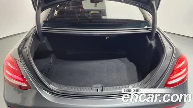 2018 Mercedes-Benz E-Class W213 E200 Avantgarde Sold VIN WDDZF4CB2JA379899 – photo 17 2018 Mercedes-Benz E-Class W213 E200 Avantgarde Sold VIN WDDZF4CB2JA379899 – photo 17