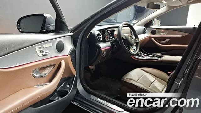 2018 Mercedes-Benz E-Class W213 E200 Avantgarde Sold VIN WDDZF4CB2JA389929 – side profile 2018 Mercedes-Benz E-Class W213 E200 Avantgarde Sold VIN WDDZF4CB2JA389929 – side profile