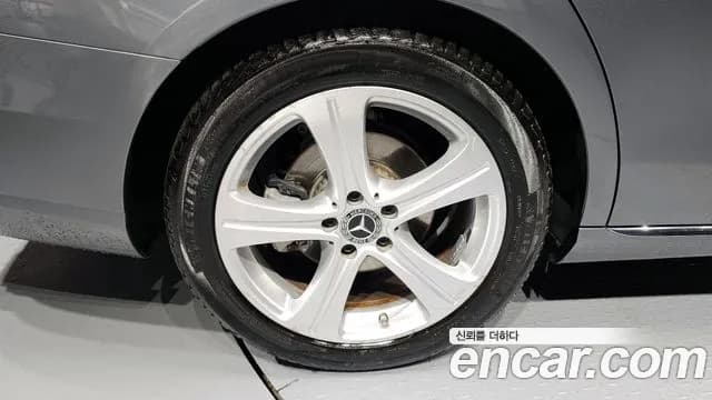 2018 Mercedes-Benz E-Class W213 E200 Avantgarde Sold VIN WDDZF4CB2JA389929 – photo 12 2018 Mercedes-Benz E-Class W213 E200 Avantgarde Sold VIN WDDZF4CB2JA389929 – photo 12
