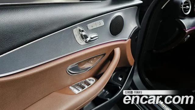 2018 Mercedes-Benz E-Class W213 E200 Avantgarde Sold VIN WDDZF4CB2JA389929 – photo 15 2018 Mercedes-Benz E-Class W213 E200 Avantgarde Sold VIN WDDZF4CB2JA389929 – photo 15