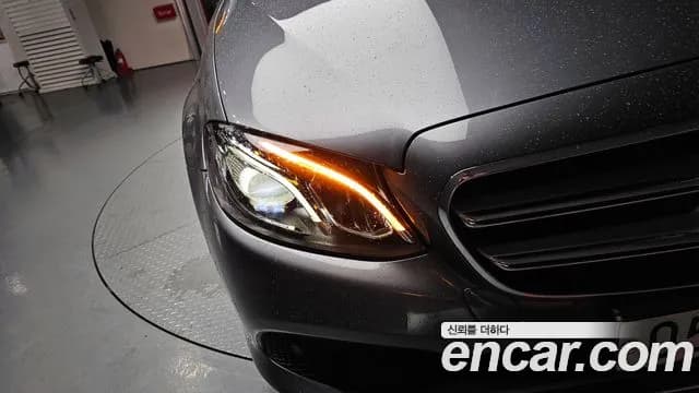 2018 Mercedes-Benz E-Class W213 E200 Avantgarde Sold VIN WDDZF4CB2JA389929 – photo 18 2018 Mercedes-Benz E-Class W213 E200 Avantgarde Sold VIN WDDZF4CB2JA389929 – photo 18