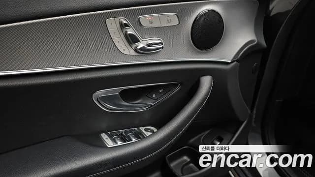 2018 Mercedes-Benz E-Class W213 E200 Avantgarde Sold VIN WDDZF4CB2JA425442 – side profile 2018 Mercedes-Benz E-Class W213 E200 Avantgarde Sold VIN WDDZF4CB2JA425442 – side profile
