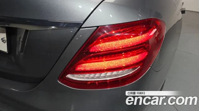 2018 Mercedes-Benz E-Class W213 E200 Avantgarde Sold VIN WDDZF4CB2JA425442 – photo 25 2018 Mercedes-Benz E-Class W213 E200 Avantgarde Sold VIN WDDZF4CB2JA425442 – photo 25