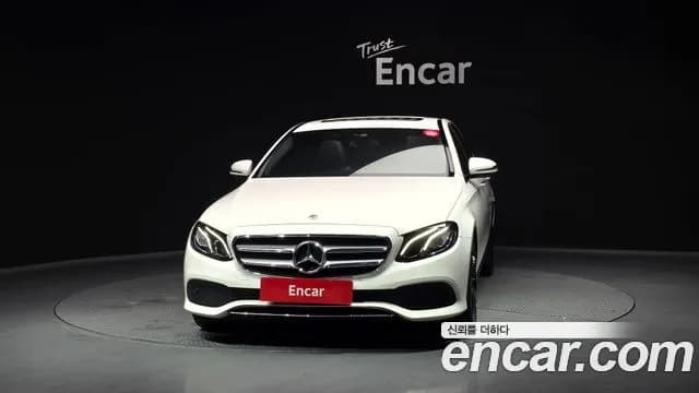 2018 Mercedes-Benz E-Class W213 E200 Avantgarde Sold VIN WDDZF4CB3JA385548 – exterior detail 2018 Mercedes-Benz E-Class W213 E200 Avantgarde Sold VIN WDDZF4CB3JA385548 – exterior detail