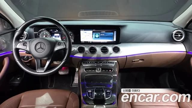 2018 Mercedes-Benz E-Class W213 E200 Avantgarde Sold VIN WDDZF4CB3JA385548 – trunk area 2018 Mercedes-Benz E-Class W213 E200 Avantgarde Sold VIN WDDZF4CB3JA385548 – trunk area