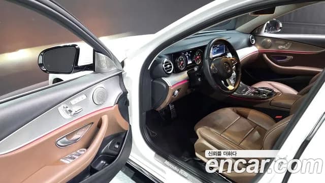 2018 Mercedes-Benz E-Class W213 E200 Avantgarde Sold VIN WDDZF4CB3JA385548 – photo 11 2018 Mercedes-Benz E-Class W213 E200 Avantgarde Sold VIN WDDZF4CB3JA385548 – photo 11