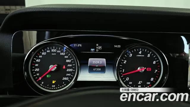 2018 Mercedes-Benz E-Class W213 E200 Avantgarde Sold VIN WDDZF4CB4JA326847 – photo 30 2018 Mercedes-Benz E-Class W213 E200 Avantgarde Sold VIN WDDZF4CB4JA326847 – photo 30