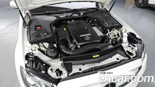 2018 Mercedes-Benz E-Class W213 E200 Avantgarde Sold VIN WDDZF4CB5JA395353 – trunk area 2018 Mercedes-Benz E-Class W213 E200 Avantgarde Sold VIN WDDZF4CB5JA395353 – trunk area
