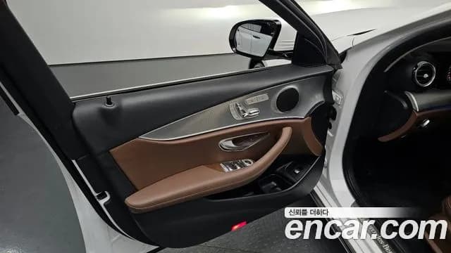 2018 Mercedes-Benz E-Class W213 E200 Avantgarde Sold VIN WDDZF4CB5JA395353 – photo 14 2018 Mercedes-Benz E-Class W213 E200 Avantgarde Sold VIN WDDZF4CB5JA395353 – photo 14