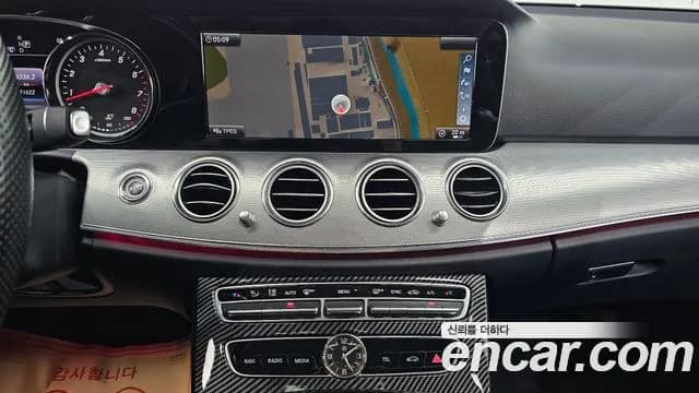 2017 Mercedes-Benz E-Class W213 E200 Avantgarde Sold VIN WDDZF4CB8HA142702 – front exterior 2017 Mercedes-Benz E-Class W213 E200 Avantgarde Sold VIN WDDZF4CB8HA142702 – front exterior