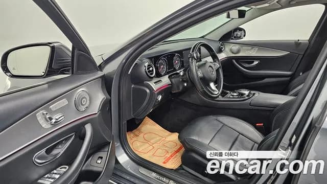 2017 Mercedes-Benz E-Class W213 E200 Avantgarde Sold VIN WDDZF4CB8HA142702 – dashboard 2017 Mercedes-Benz E-Class W213 E200 Avantgarde Sold VIN WDDZF4CB8HA142702 – dashboard