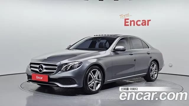2017 Mercedes-Benz E-Class W213 E200 Avantgarde Sold VIN WDDZF4CB8HA142702 – photo 16 2017 Mercedes-Benz E-Class W213 E200 Avantgarde Sold VIN WDDZF4CB8HA142702 – photo 16