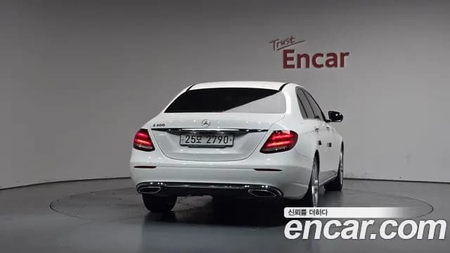 2018 Mercedes-Benz E-Class W213 E200 Avantgarde Sold VIN WDDZF4CB8JA444027 – rear exterior 2018 Mercedes-Benz E-Class W213 E200 Avantgarde Sold VIN WDDZF4CB8JA444027 – rear exterior