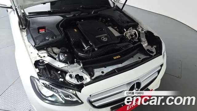 2018 Mercedes-Benz E-Class W213 E200 Avantgarde Sold VIN WDDZF4CB8JA444027 – engine bay 2018 Mercedes-Benz E-Class W213 E200 Avantgarde Sold VIN WDDZF4CB8JA444027 – engine bay